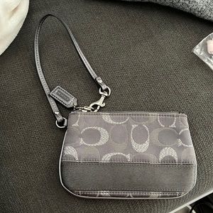 Coach wristlet grey authentic